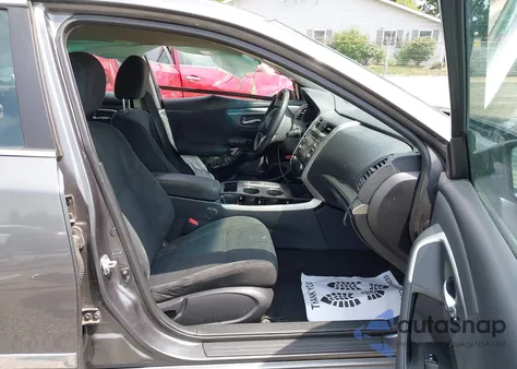 2015 Nissan Altima 2.5 S z USA, uszkodzony, nr VIN 1N4AL3AP1FN346147